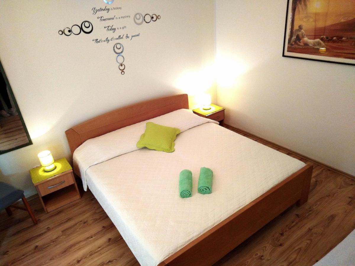 Apartments Green & Orange Хвар Екстериор снимка