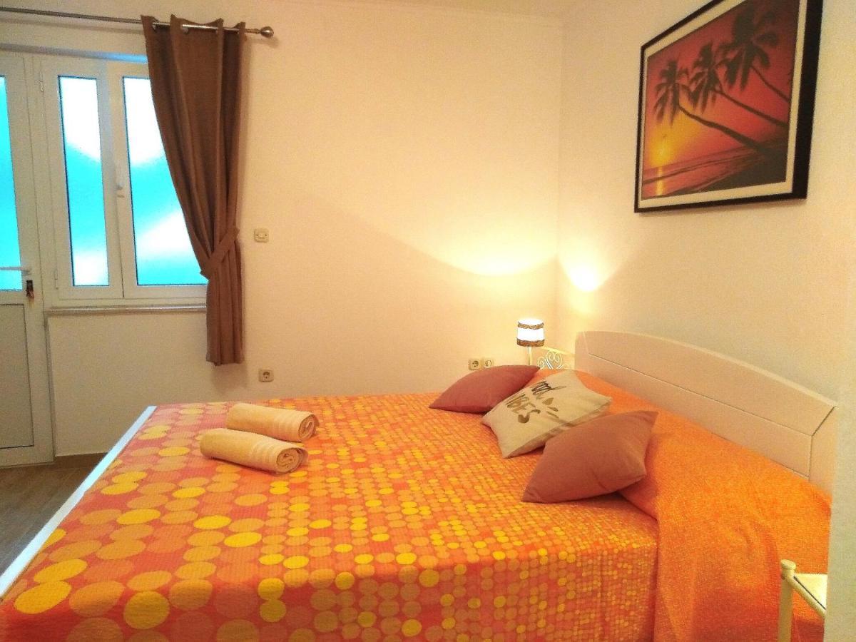 Apartments Green & Orange Хвар Екстериор снимка