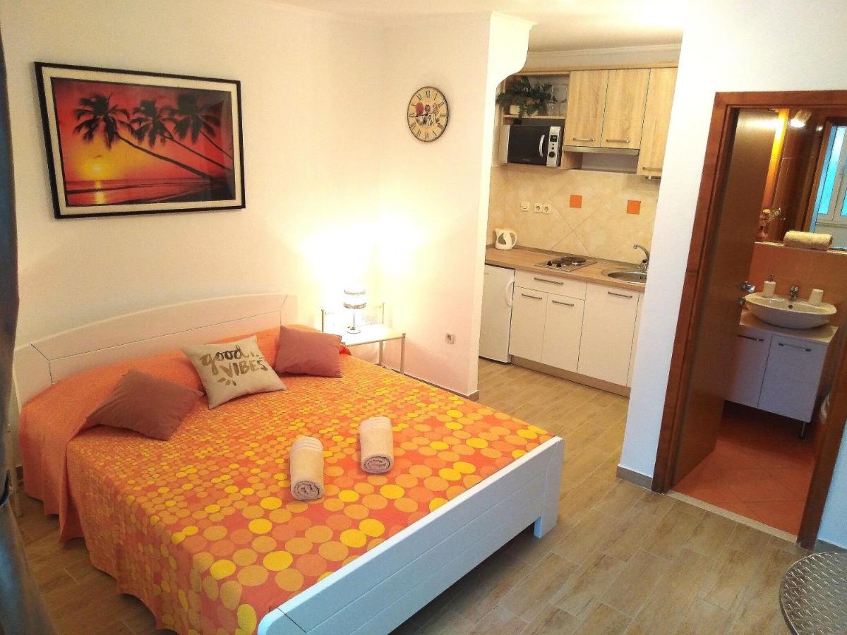 Apartments Green & Orange Хвар Екстериор снимка
